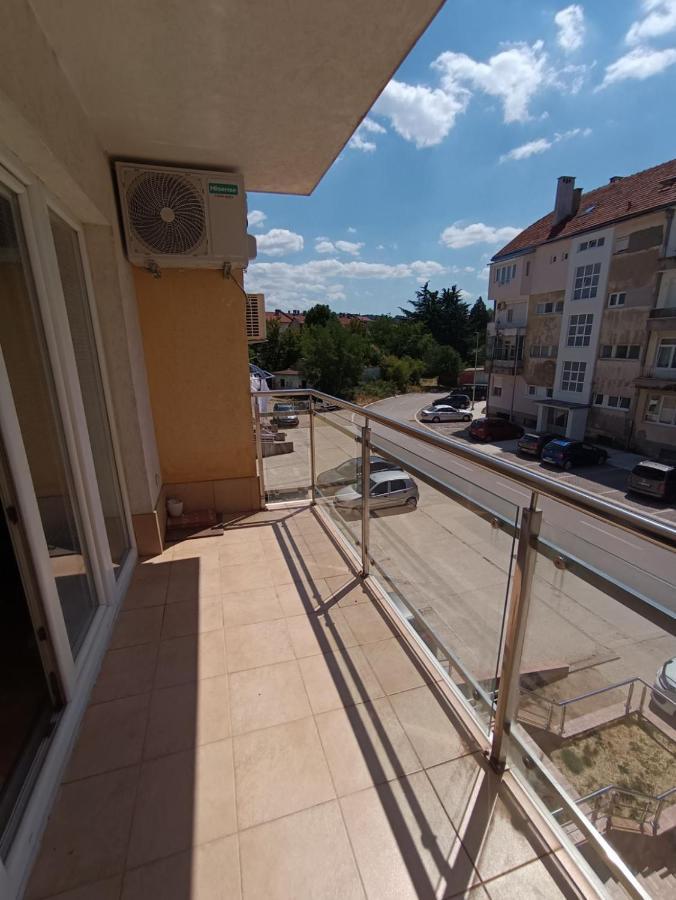Appartamento Apartman Nk Nikšić Esterno foto